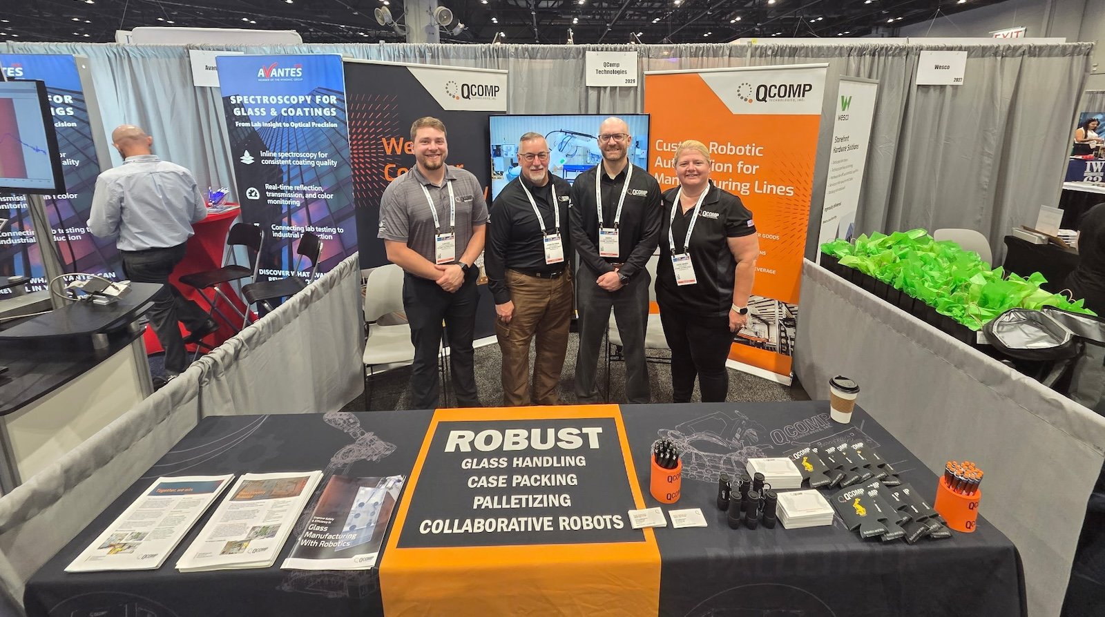 QComp Technologies team at GlassBuild America 2025